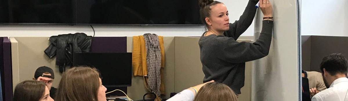 Travail en mode projet dans un environnement d’apprentissage innovant à NEOMA Business School